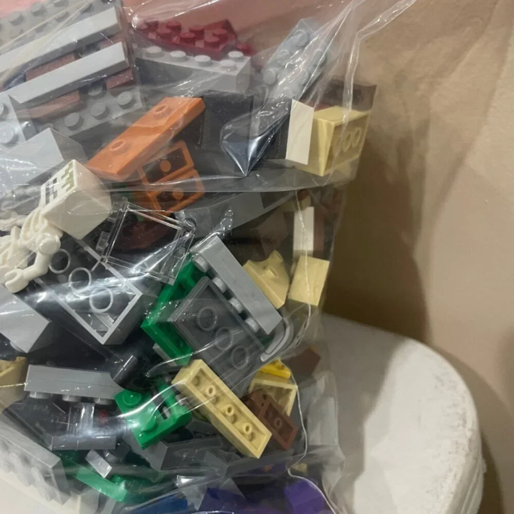 AUTHENTIC LEGOS 2 POUNDS MIX COLORS AND SIZES LEGO COLLECTION‎